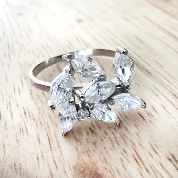 Vintage 925 Sterling Silver Marquise Cluster Ring Size 8.5 Swarovski Crystals - Picture 2 of 9